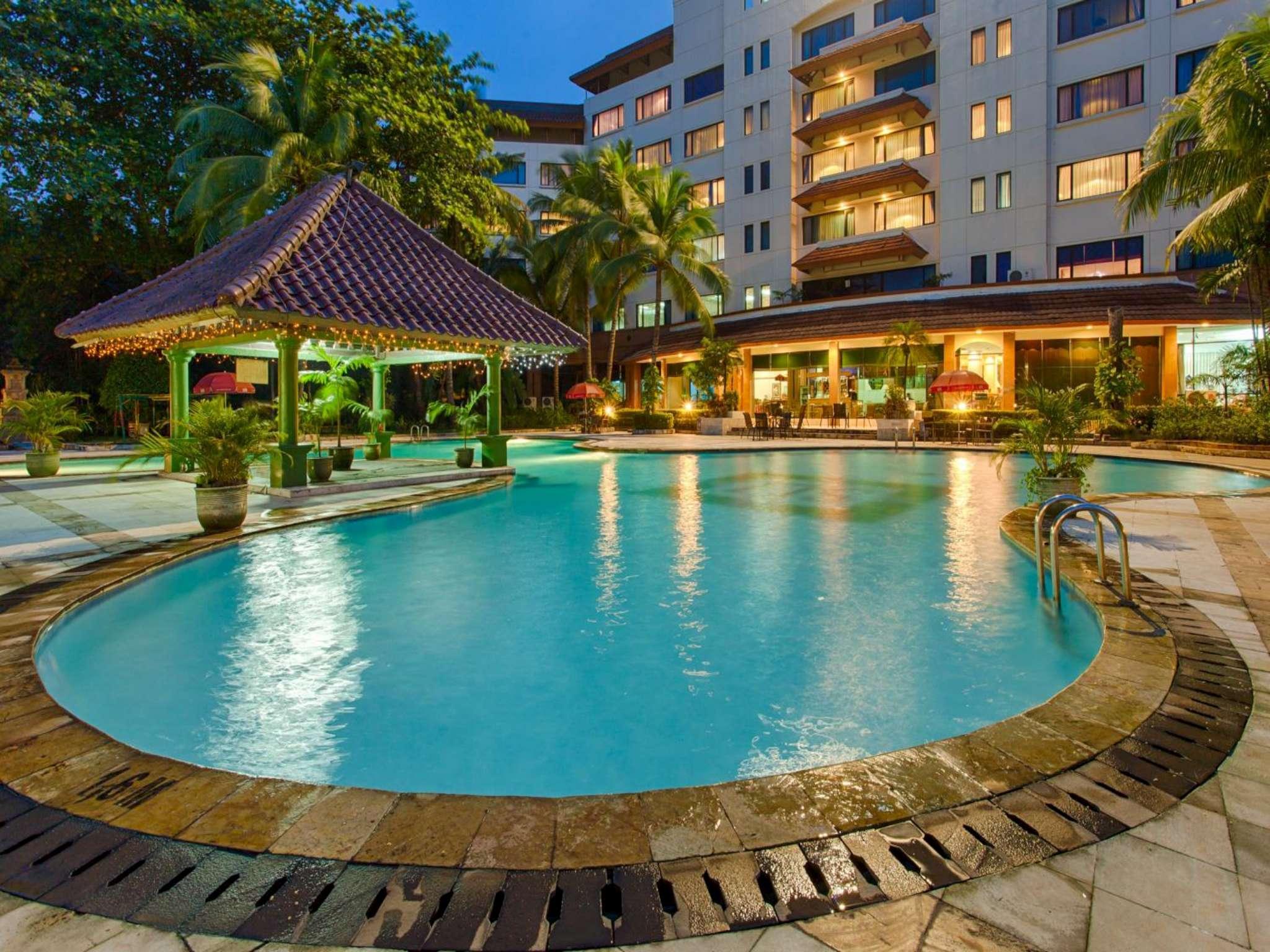 Hotel Sahid Jaya Lippo צ'יקראנג מראה חיצוני תמונה