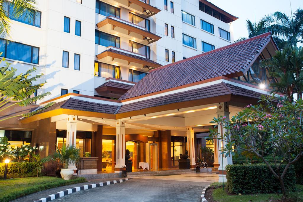 Hotel Sahid Jaya Lippo צ'יקראנג מראה חיצוני תמונה